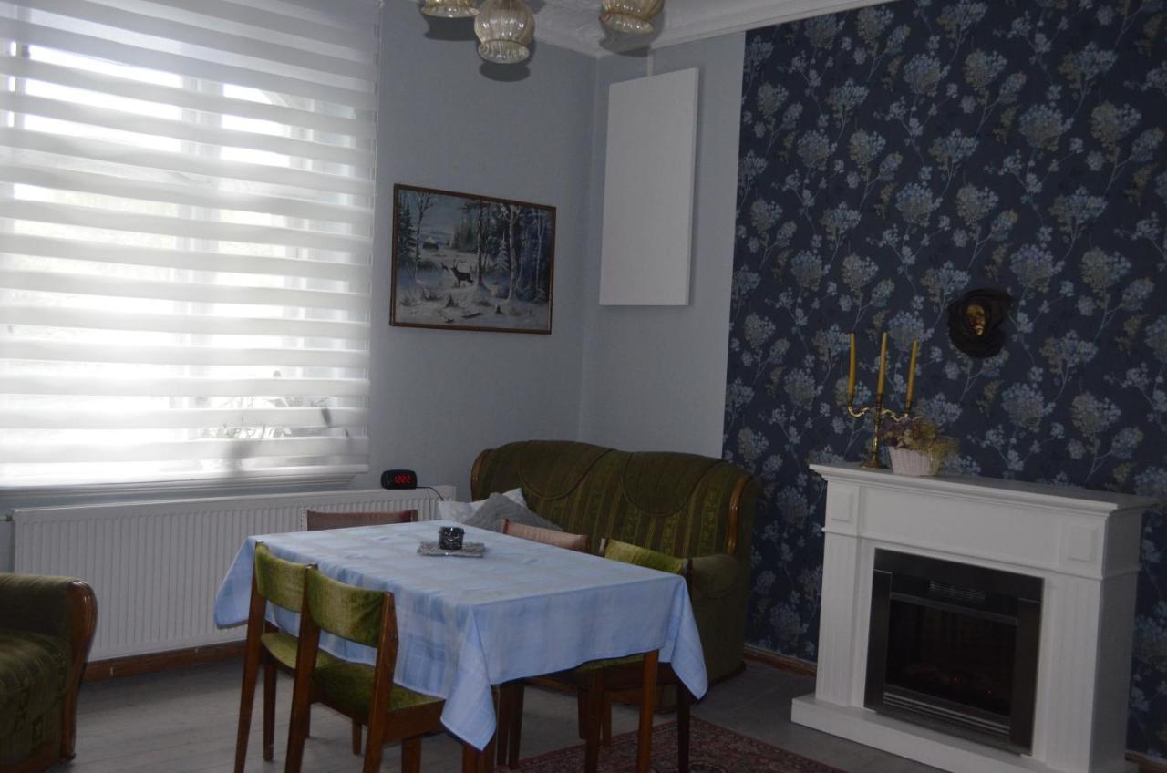 Dom Otwarty Apartment Jelenia Gora Bagian luar foto