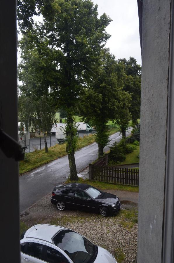 Dom Otwarty Apartment Jelenia Gora Bagian luar foto