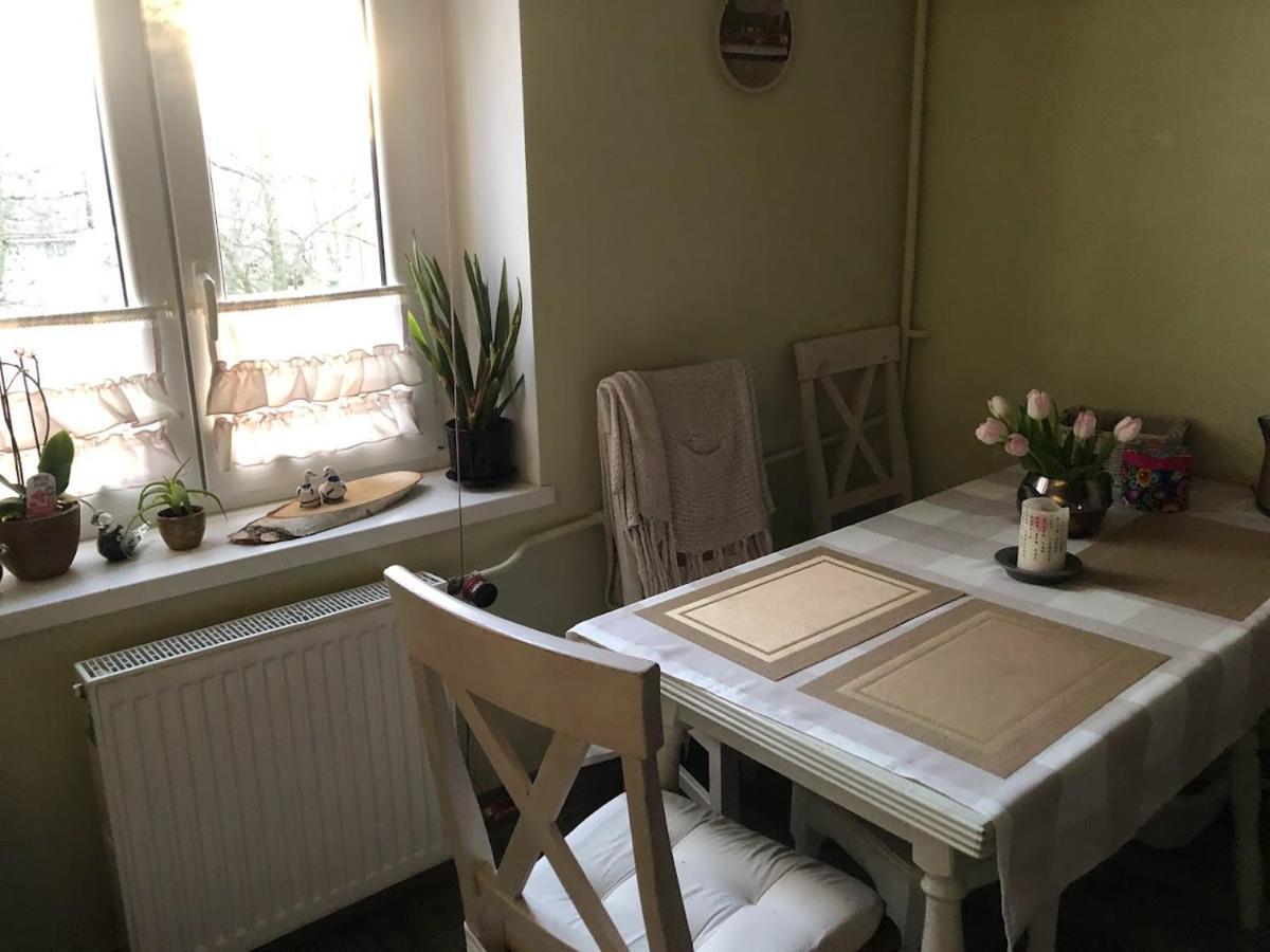 Dom Otwarty Apartment Jelenia Gora Bagian luar foto